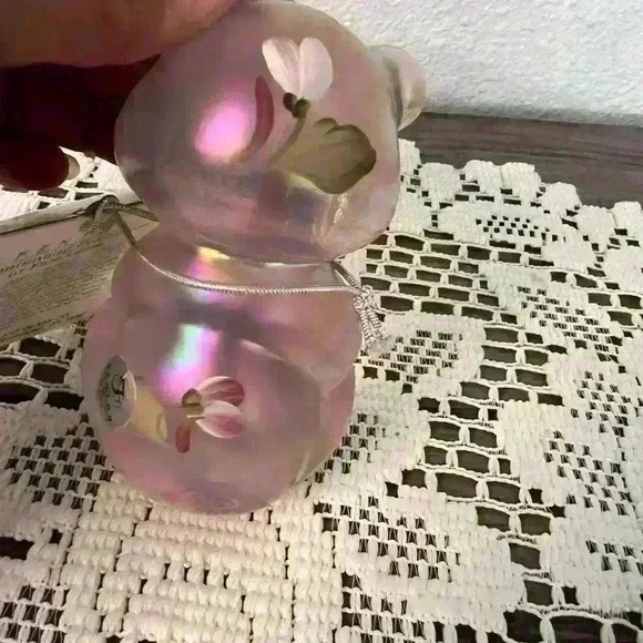 Fenton Pink Opalescent Hand Painted Floral Glass Bear Artist Signed By Artist. - Picture 4 of 11